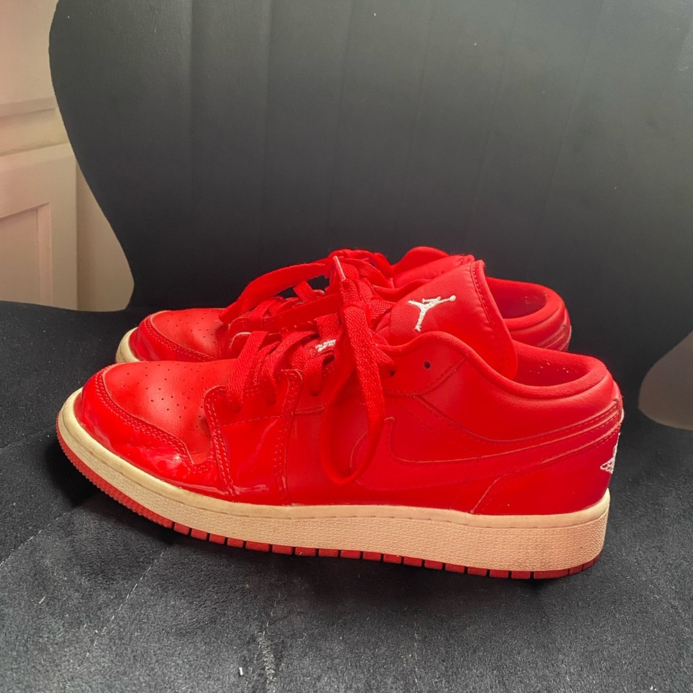 Nike Red Sneakers Sport Michael Jordan Sporty Active Unisex Men Youth Women